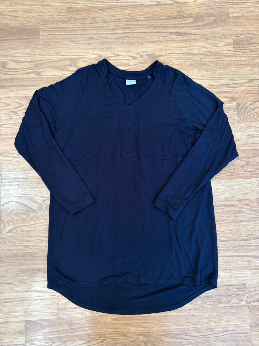CAbi Shirt Long-Sleeve V-Neck Top Size small